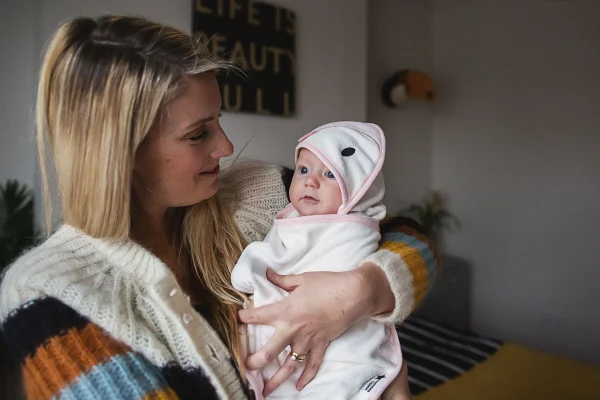 TommeeTippee-PennyThePenguin-Groswallde-DryTowel